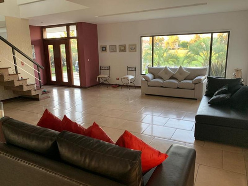 Imagen 4 de 29 de Venta Con Renta - Casa En Saint Thomas Este