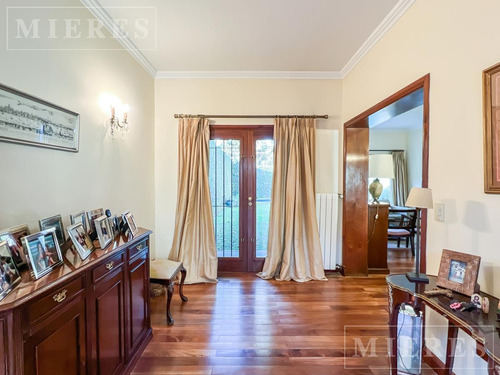 Imagen 3 de 20 de Casa En Venta En Una Planta En Acassuso, Vías A Libertador.