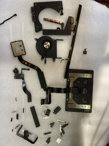 Macbook Pro A2338 Emc 3578 (año 2020) En Desarme Solo Partes (Usado)