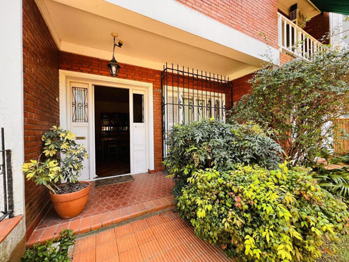 Venta Casa  3 Dormitorios  Alberdi Permutas