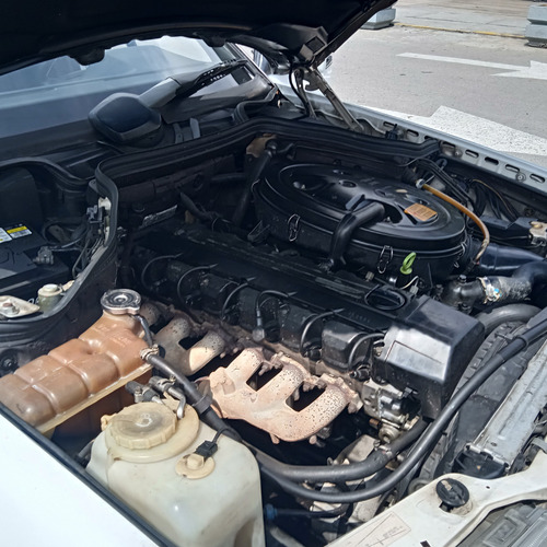 Mercedes Benz 260e