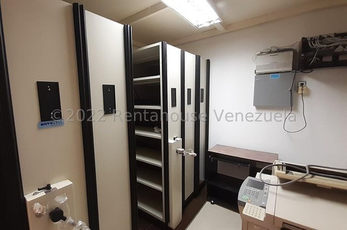 Imagen 17 de 18 de Oficina En Alquiler Prados Del Este 22-23151 Renta House Los Samanes
