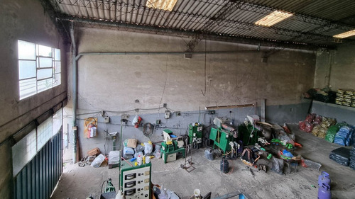 Venta De Galpón En Villa Dominico, Avellaneda