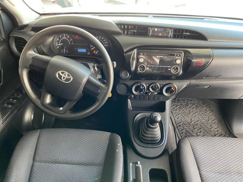 Imagen 8 de 15 de Toyota Hilux 2016 2.7 Cabina Doble Sr Mt