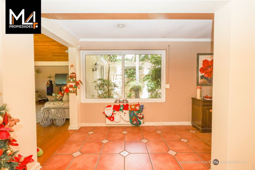 Hermosa Casa Aislada Con Excelente Conectividad Las Condes