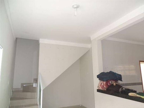 Imagem 6 de 30 de Triplex Sobrado Novo Com 02 Dormitórios 01 Suíte 02 Banheiros Condomínio Fechado Na Vila S. Jorge São Em Vicente Imóvel Este Bem Grande Com 110 M2 Util É Bem Arejado Iluminado Com Churrasqueira Próxi