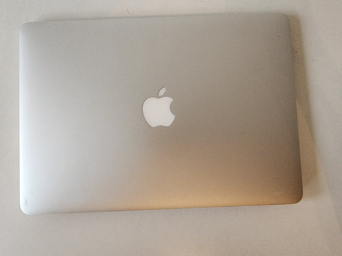 Imagen 7 de 10 de Macbook Air A1466 I5 13.3'' 4gb Ram 128gb + Cargador - Leer