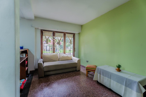 Casa En Venta - 4 Dormitorios 2 Baños - Cochera - 464mts2 - Mar Del Plata