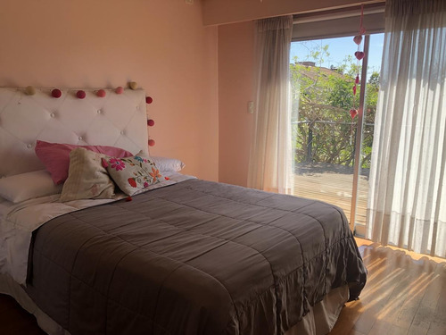 Imagen 28 de 30 de Casa En Venta - 5 Ambientes Con Piscina - Zona Residencial En Castelar Centro