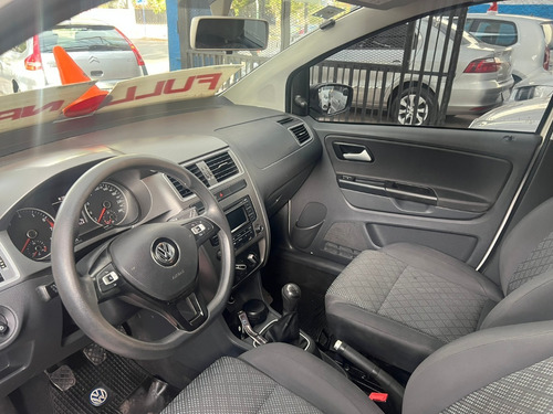 Imagen 7 de 8 de Volkswagen Suran 1.6 5d 060 2015