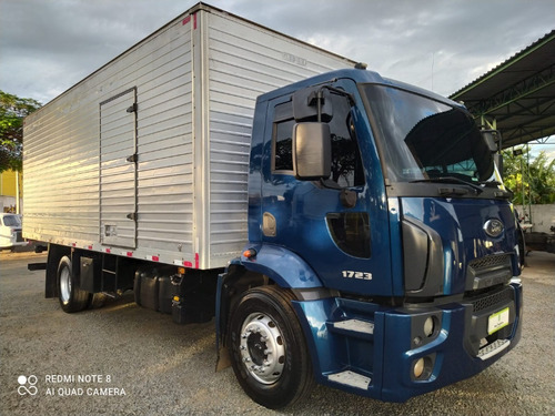 Imagem 3 de 25 de Ford Cargo 1723 - Ano 2013 - Baú Carga Seca Toco
