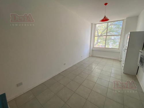 Imagen 2 de 13 de Alquiler Comercial - Oficina - Avenida Forest 900 - Chacarita