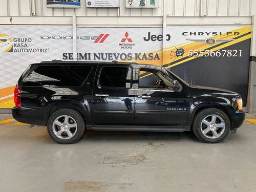 Imagen 8 de 15 de Chevrolet Suburban Lt 4x4 2013