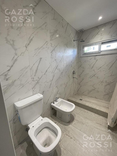 Imagen 10 de 15 de Moderna Y Amplia Casa Con Piscina A Estrenar En Cruz Del Sur, Canning!