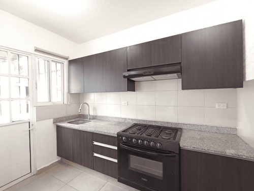 Casa En Venta En Dream Lagoons, Apodaca | 3 Recámaras, Alberca, Gimnasio Y Lago Artificial