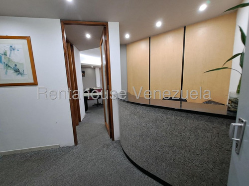 Bella Oficina En Venta Amoblada Zona Centro Calle Rivas Maracay 25-17456 Hc