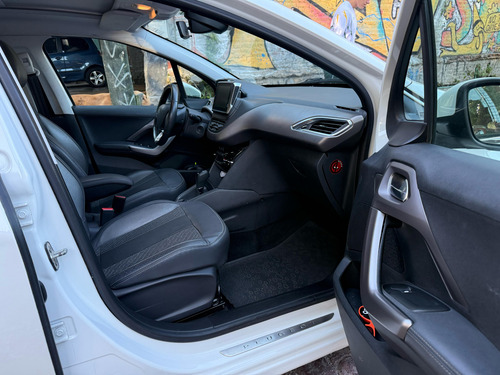Peugeot 208 1.6 Feline Tiptronic