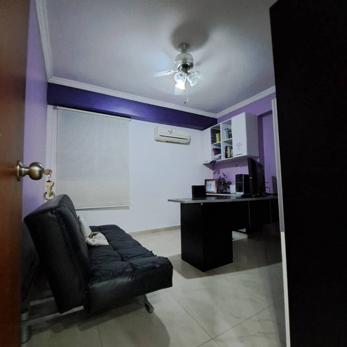 Imagen 15 de 30 de Se Alquila Imponente Penthouse En La Urbanizacion La Trigaleña, Pozo Y Planta 165897 Andres Peña