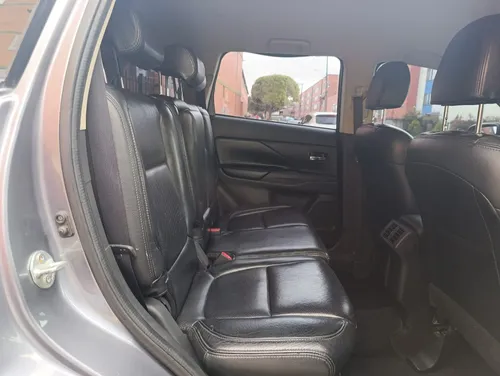Mitsubishi Outlander 2.4 Kaiteki 4x4 7 Puestos