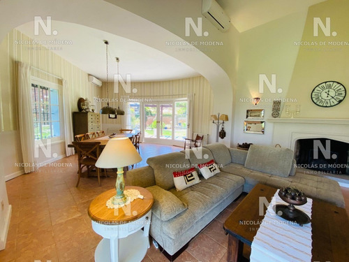 Muy Linda Casa Toda Reciclada - Ref: 3174
