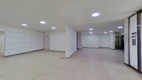 Amplia Propiedad Comercial - Los Conquistadores