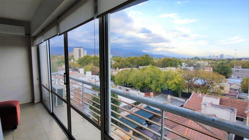 Imagen 2 de 15 de Departamento De Categoria Barrio Bombal Godoy Cruz