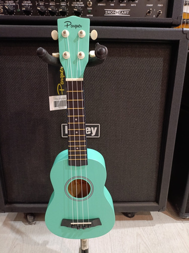 Ukelele Soprano Parquer Fzu.002 Con Funda (Usado)