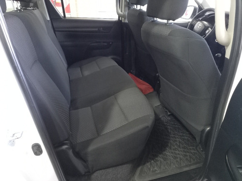 Imagen 20 de 22 de Toyota Hilux 2017 2.4 Cd Dx 150cv 4x4