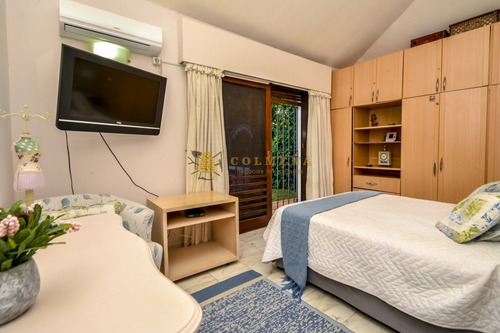 Casa De Cuatro Dormitorios En Venta Punta Del Este- Ref: 2579