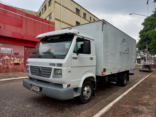 Imagem 2 de 9 de Vw 8150 Worker 2004 Bau Chapeado 5,5m