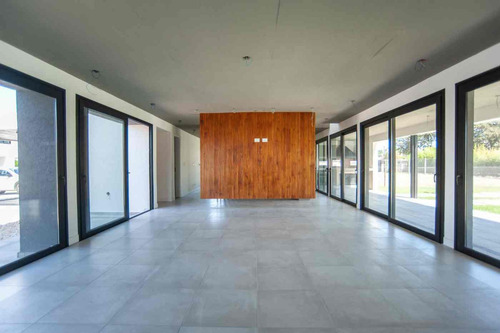 Imagen 9 de 30 de Casas En Venta En Venta-barrio Cerrado- City Bell