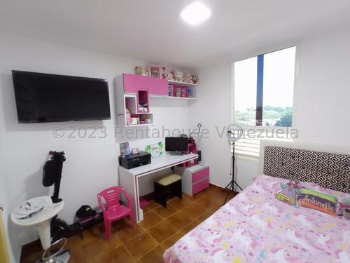 Imagen 4 de 30 de Moderno Y Remodelado Apartamento En Venta Con Conexión A Planta Electrica En El Este De Barquisimeto Lp 245899