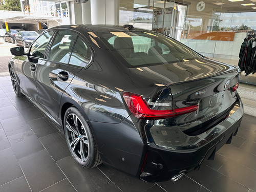 BMW Serie 3 3.0 330i Sedan Sport Line 252cv