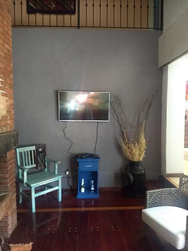 Casa Chalet 7 Ambientes En Parque Leloir Dueño Vende. Con Gran Parque Arbolado , Pileta Y Parrilla