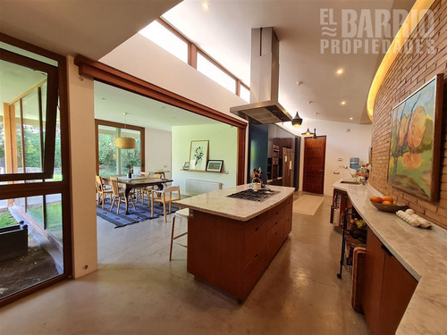 Casa En Venta De 4 Dorm. En Chicureo Poniente