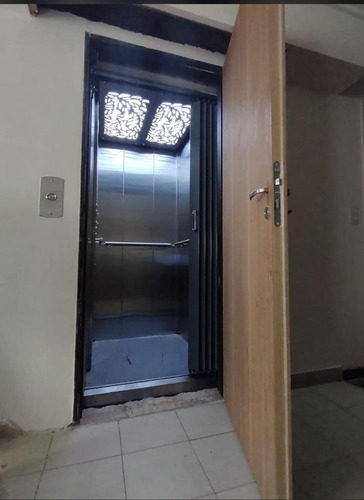 Imagen 1 de 6 de Ascensor Domiciliario Residencial 2 Paradas