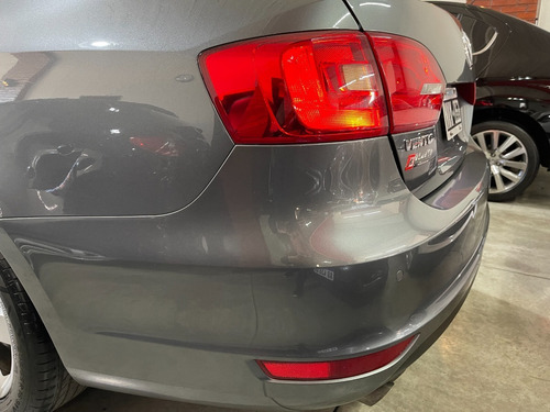 Imagen 8 de 15 de Volkswagen Vento 2.5 Luxury 170 Cv Tiptronic 2014