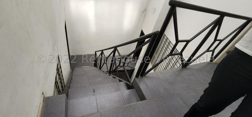 Imagen 20 de 28 de Sabana Grande Edifico Dde Oportunidad Listo Para La Venta.. Locales Comerciales Y Oficinas Con Su Baño..! Carlos Zambrano 0424 283 6665 Codigo: Mls #23-4780