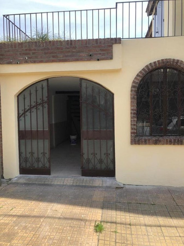 Treplex Venta 3 Dormitorios 12 Baños, Cochera, Patio, Terraza 137 Mts 2 - La Plata