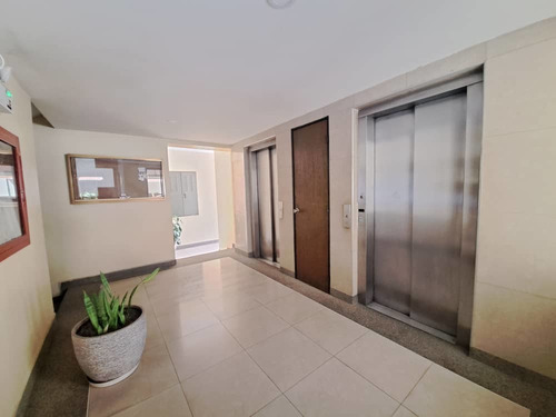 Imagen 11 de 15 de Rosaura Cortez Vende Apartamento En Los Mangos Valencia Res. Sinamaica