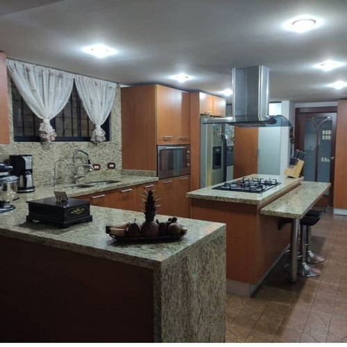 Imagen 5 de 17 de En Venta Casa Quinta De Dos Niveles, Macaracuay 631m2, 5h, 7b, 4m,5pe