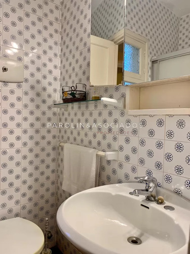 Casa En Venta De 6 Dormitorios En Playa Mansa, Punta Del Este.
