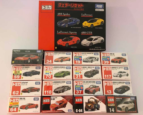 Tomica Ferrari F8 Tributo Escala 1/62 Color Azul Metalico