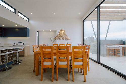Moderna Y Nueva Casa En Condominio Polo De Maitencillo