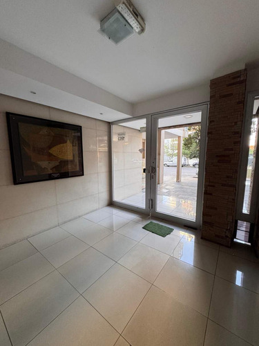 Alta Cordoba, 1 Dormitorio Con Patio, Cocina Separada - A Metros De La Plaza