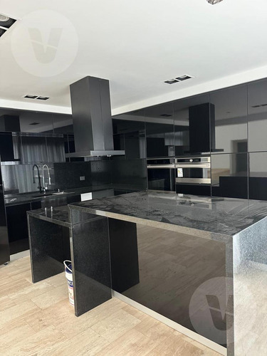 Casa En Venta - Barrio Don Joaquin
