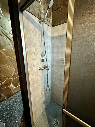 Imagen 2 de 14 de Linda Oportunidad! Prox. Almiròn Y Legrand. Muy Buena Ubicaciòn. Fondo Con Parrillero Y Garage, Mas Escritorio Con Baño En Planta Baja.