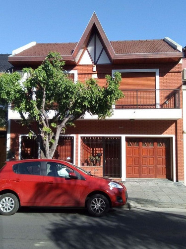 Casa En Venta En Mataderos Residencial