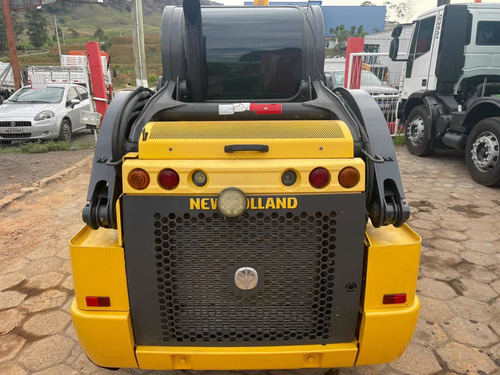Imagem 6 de 10 de Mini Carregadeira New Holland 2018 L220b Cabinada