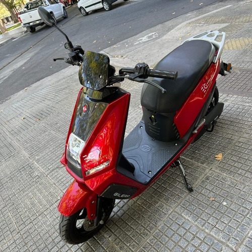 Imagen 10 de 13 de Motos Eléctricas Gilera Eg-ii + Baúl Eg2 Scooter Usada
